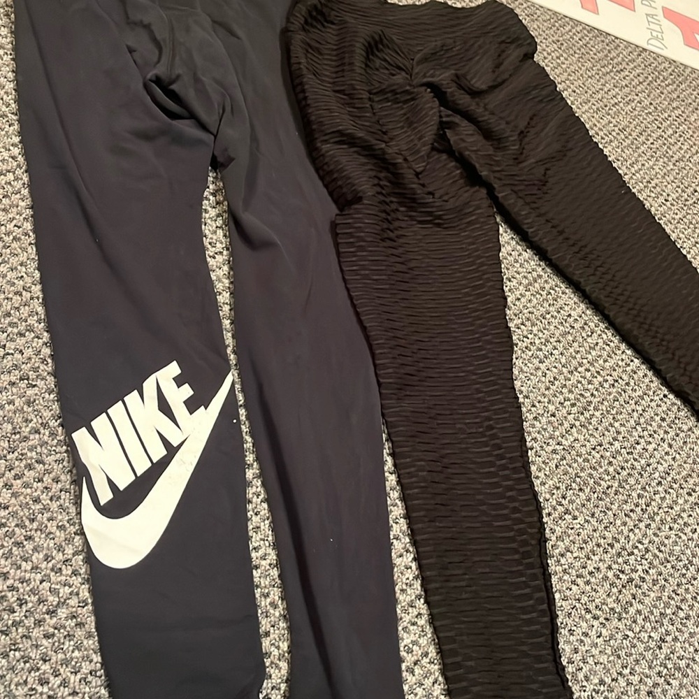 Ike leggings size medium !
